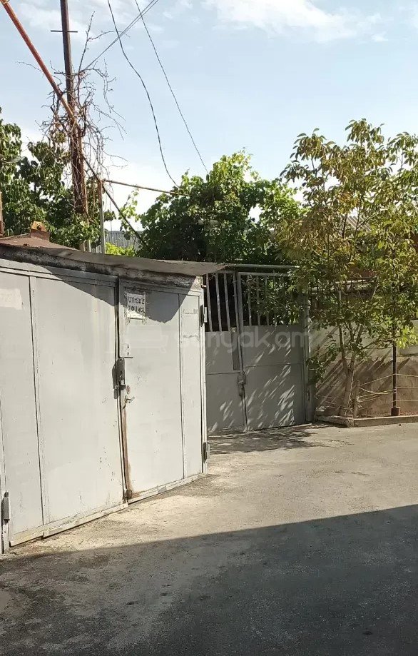 3 Սենյականոց Սեփական Տուն, 71քմ, Կոսմետիկ Վերանորոգված, Ավտոտնակով