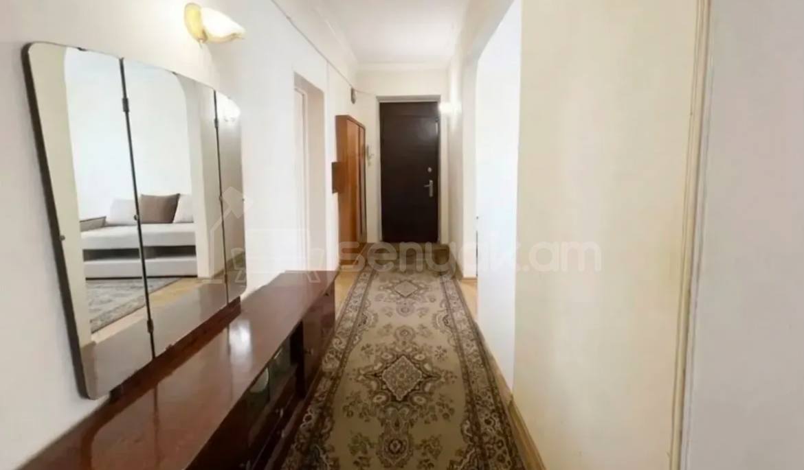 3 Սենյականոց Բնակարան Քարե Շենքում, 90քմ, 2/5 հարկ, Նորմալ Վիճակում