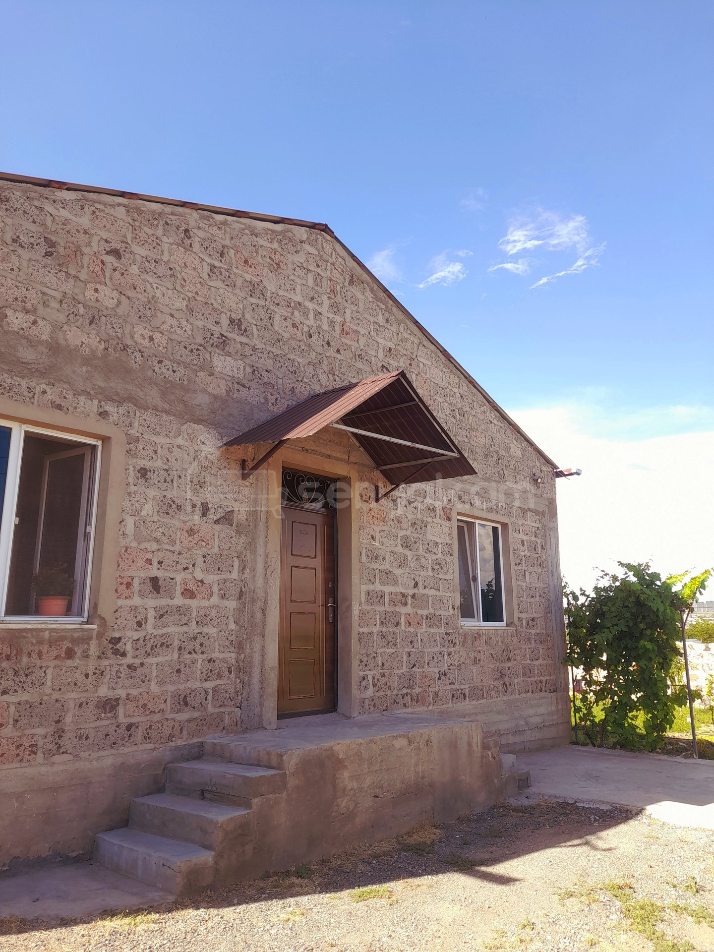 4 Սենյականոց Սեփական Տուն, 103քմ, Կոսմետիկ Վերանորոգված