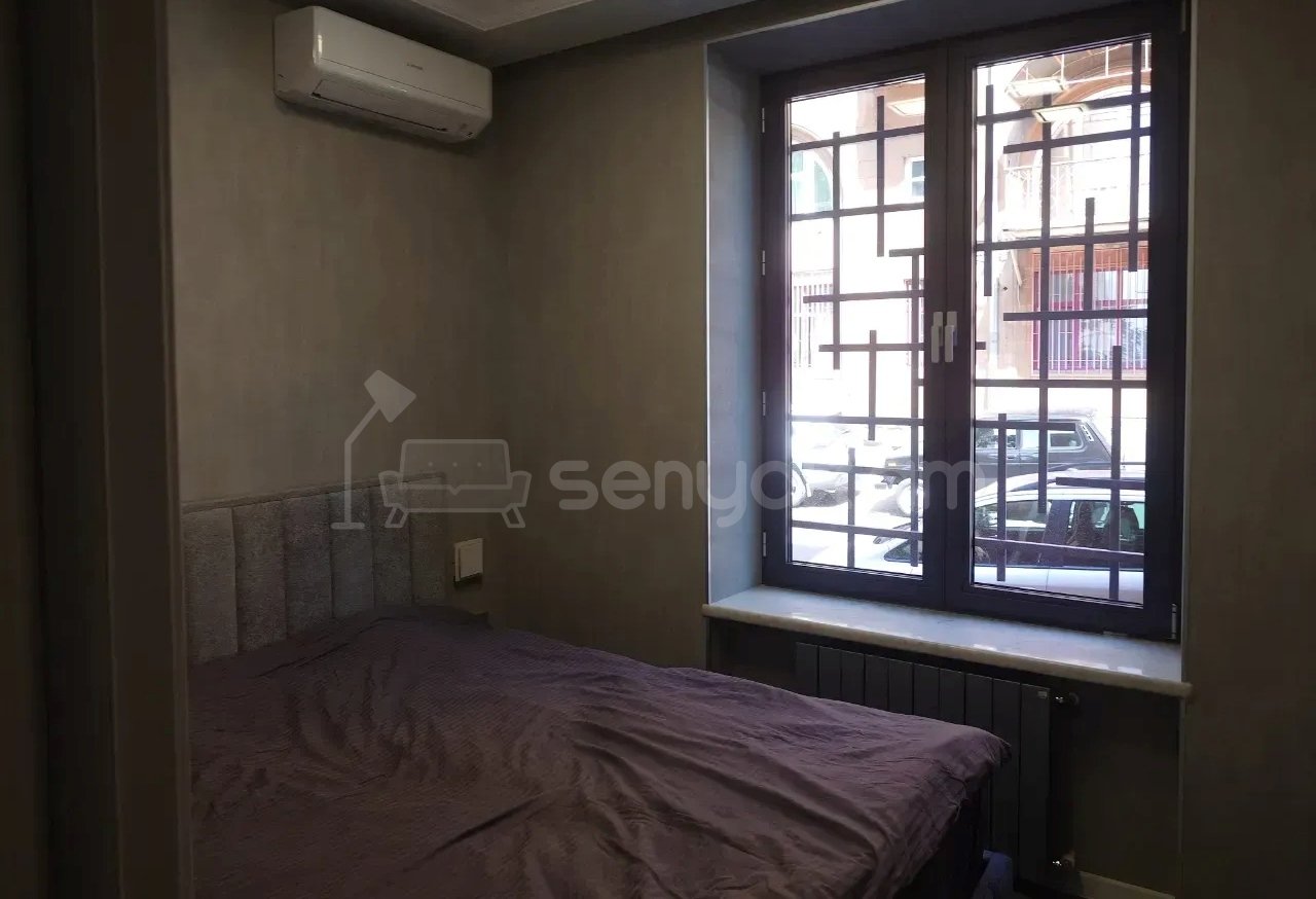 2 Սենյականոց Բնակարան Քարե Շենքում, 45քմ, 1/5 հարկ, Կապիտալ Վերանորոգված