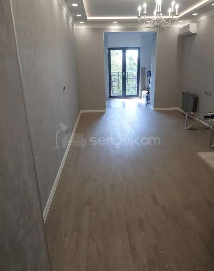 2 Սենյականոց Բնակարան Քարե Շենքում, 45քմ, 1/5 հարկ, Կապիտալ Վերանորոգված
