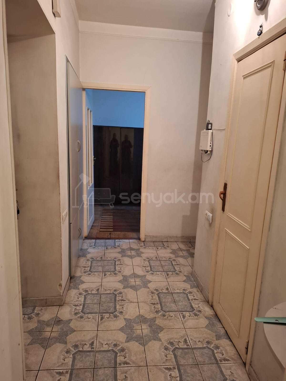 2 Սենյականոց Բնակարան Քարե Շենքում, 63քմ, 2/5 հարկ, Նորմալ Վիճակում
