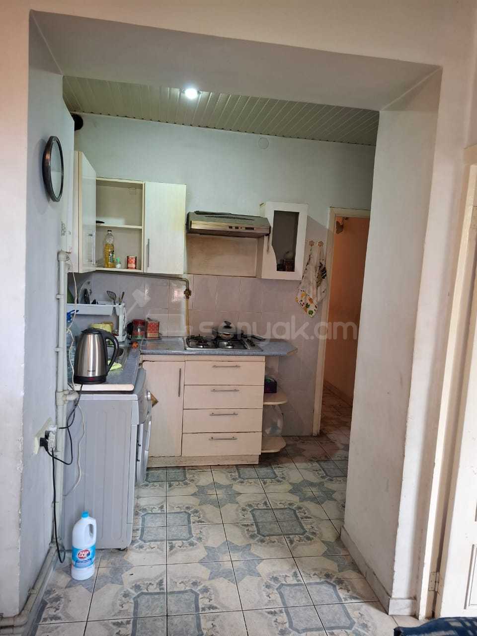 2 Սենյականոց Բնակարան Քարե Շենքում, 63քմ, 2/5 հարկ, Նորմալ Վիճակում