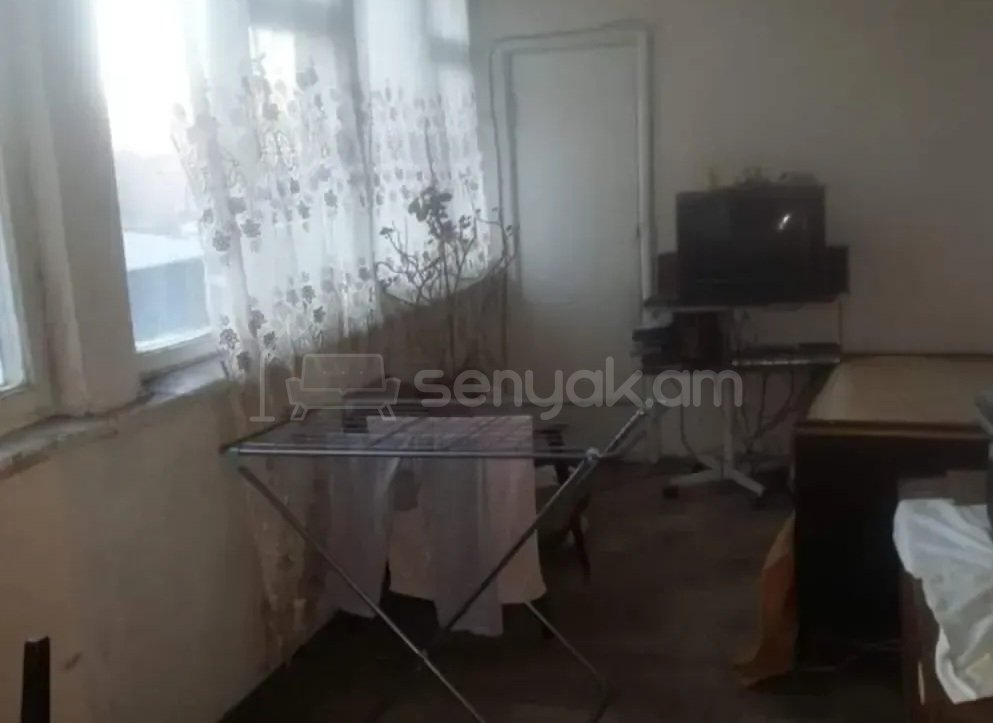 2 Սենյականոց Բնակարան Քարե Շենքում, 63քմ, 2/5 հարկ, Պետական Վիճակում