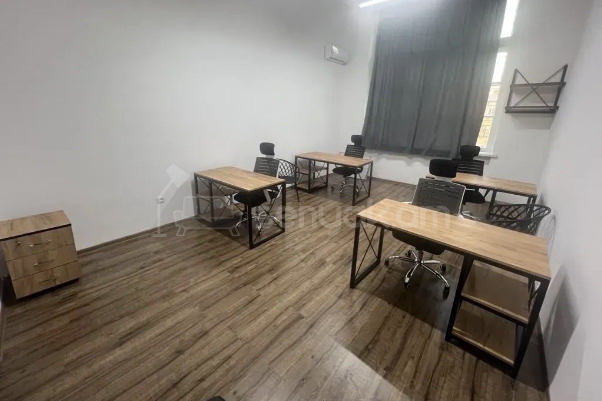 Օֆիսային Տարածք, 23քմ, Կապիտալ Վերանորոգված