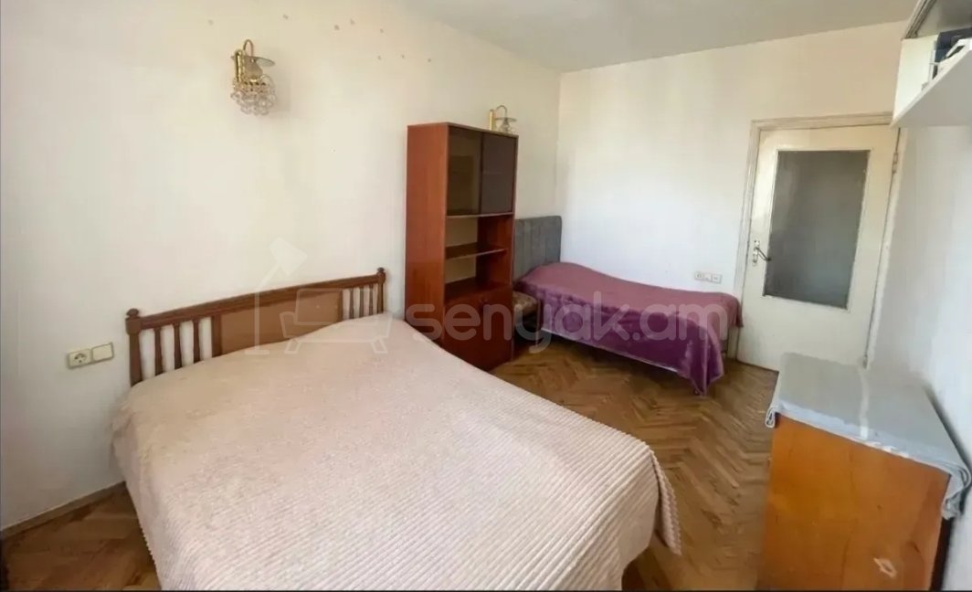 3 Սենյականոց Բնակարան, 80քմ, 9/9 հարկ, Պետական Վիճակում