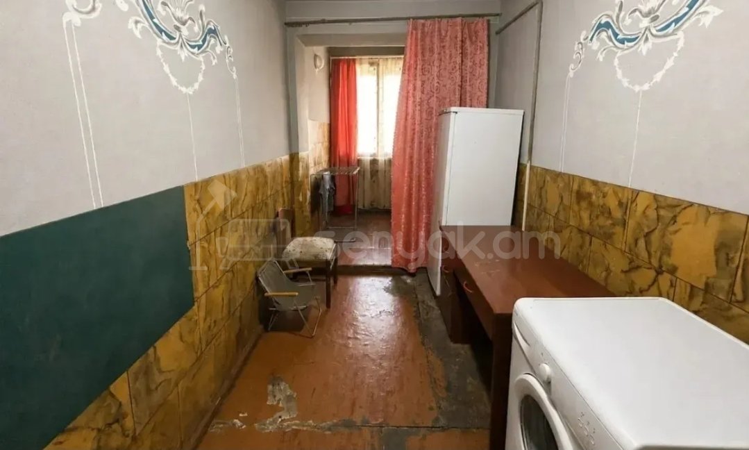3 Սենյականոց Բնակարան, 80քմ, 9/9 հարկ, Պետական Վիճակում