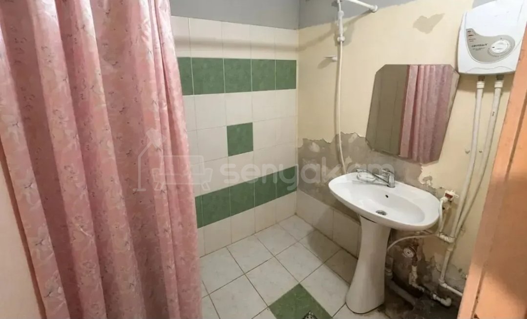 3 Սենյականոց Բնակարան, 80քմ, 9/9 հարկ, Պետական Վիճակում