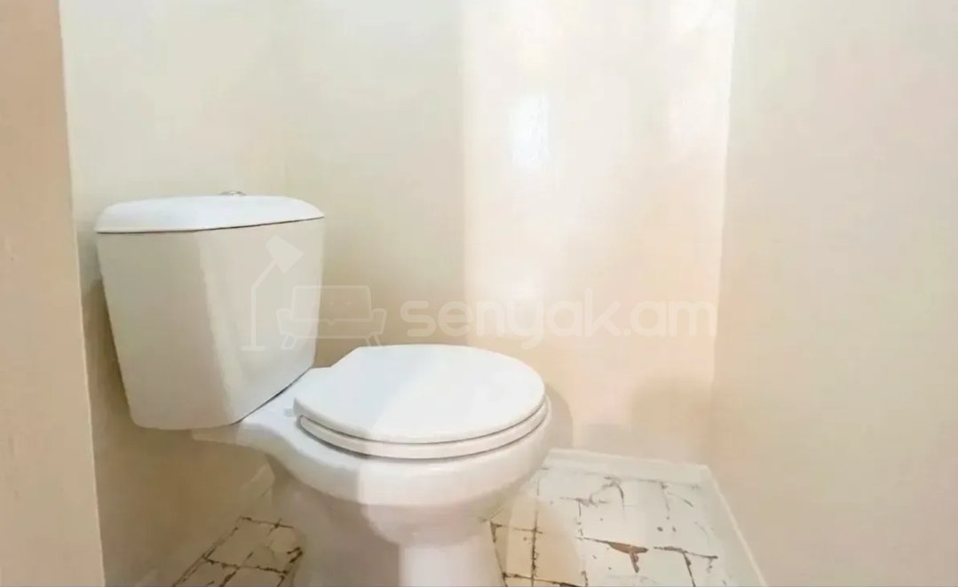 3 Սենյականոց Բնակարան, 80քմ, 9/9 հարկ, Պետական Վիճակում