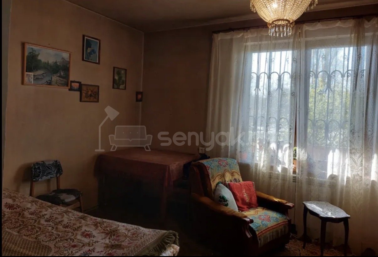 4 Սենյականոց Բնակարան Քարե Շենքում, 117քմ, 2/5 հարկ, Նորմալ Վիճակում