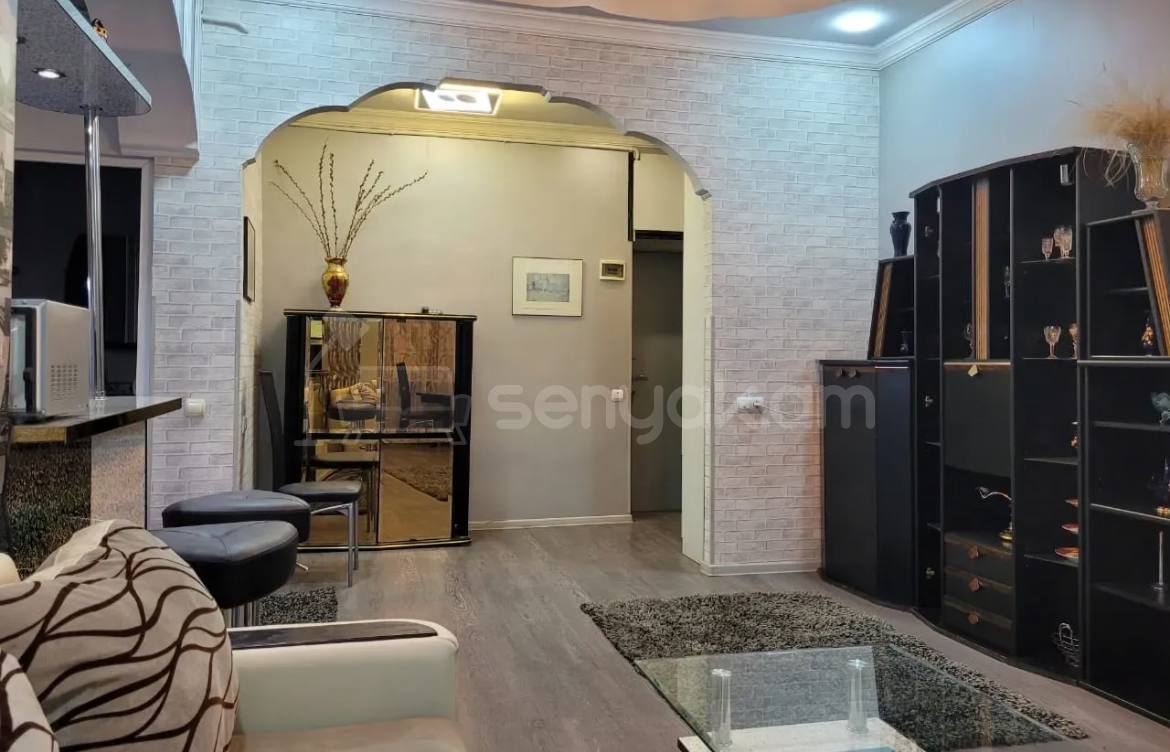 3 Սենյականոց Բնակարան Քարե Շենքում, 54քմ, 1/5 հարկ, Կապիտալ Վերանորոգված