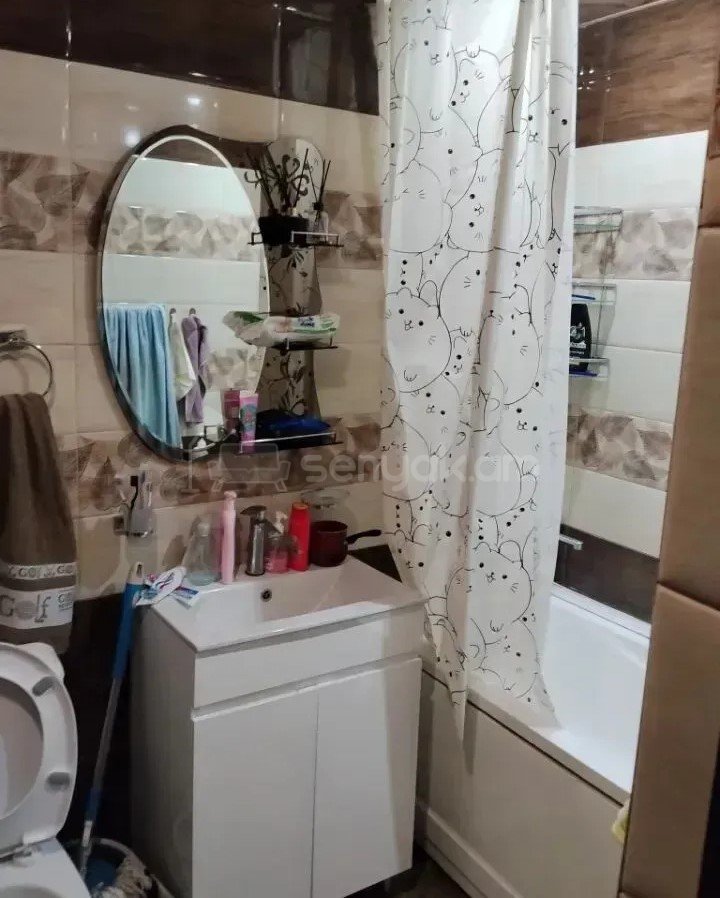 2 Սենյականոց Բնակարան Քարե Շենքում, 52քմ, 4/5 հարկ, Նորմալ Վիճակում