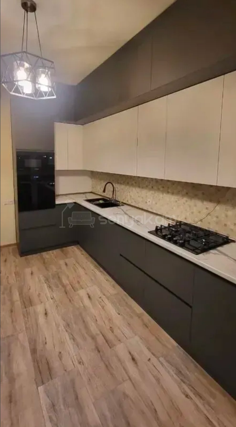 3 Սենյականոց Բնակարան Նորակառույցում, 100քմ, 6/17 հարկ, Կապիտալ Վերանորոգված