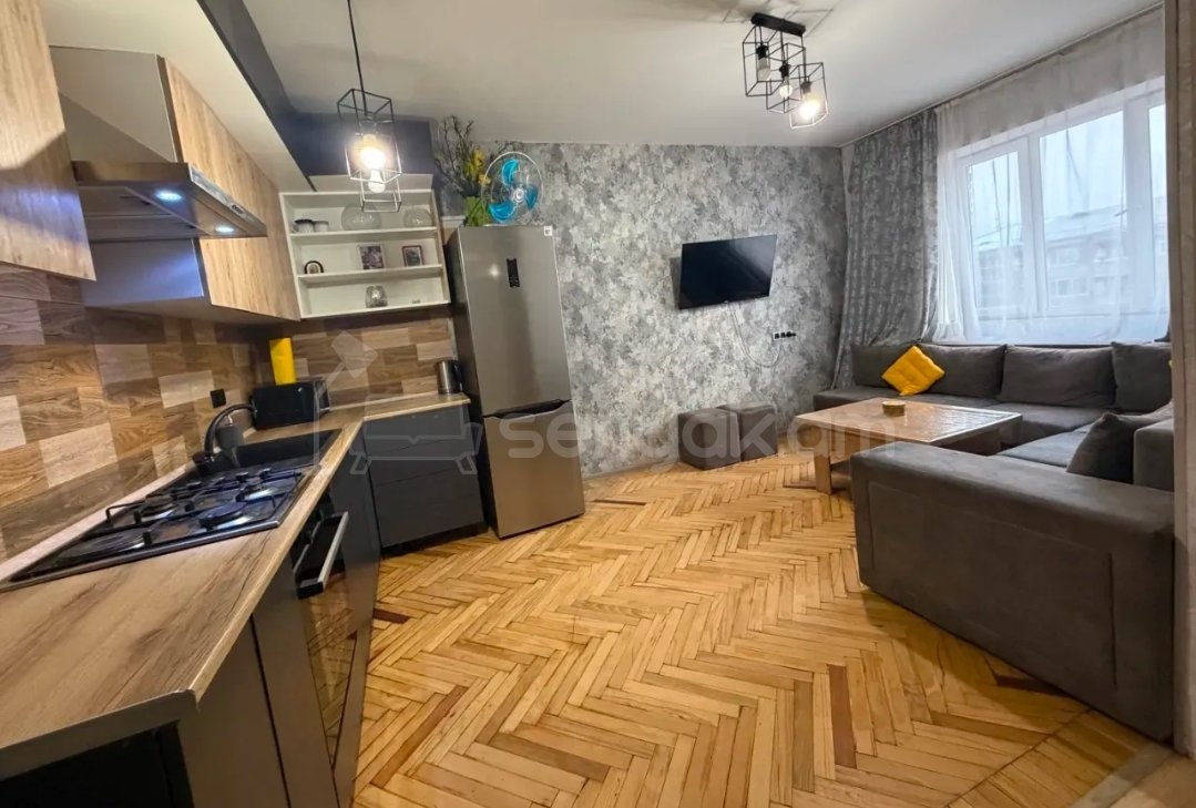 2 Սենյականոց Բնակարան Քարե Շենքում, 32քմ, 5/5 հարկ, Կապիտալ Վերանորոգված
