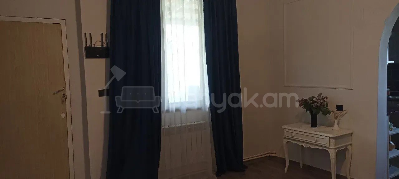 4 Սենյականոց Սեփական Տուն, 275քմ, Կոսմետիկ Վերանորոգված, Ավտոտնակով