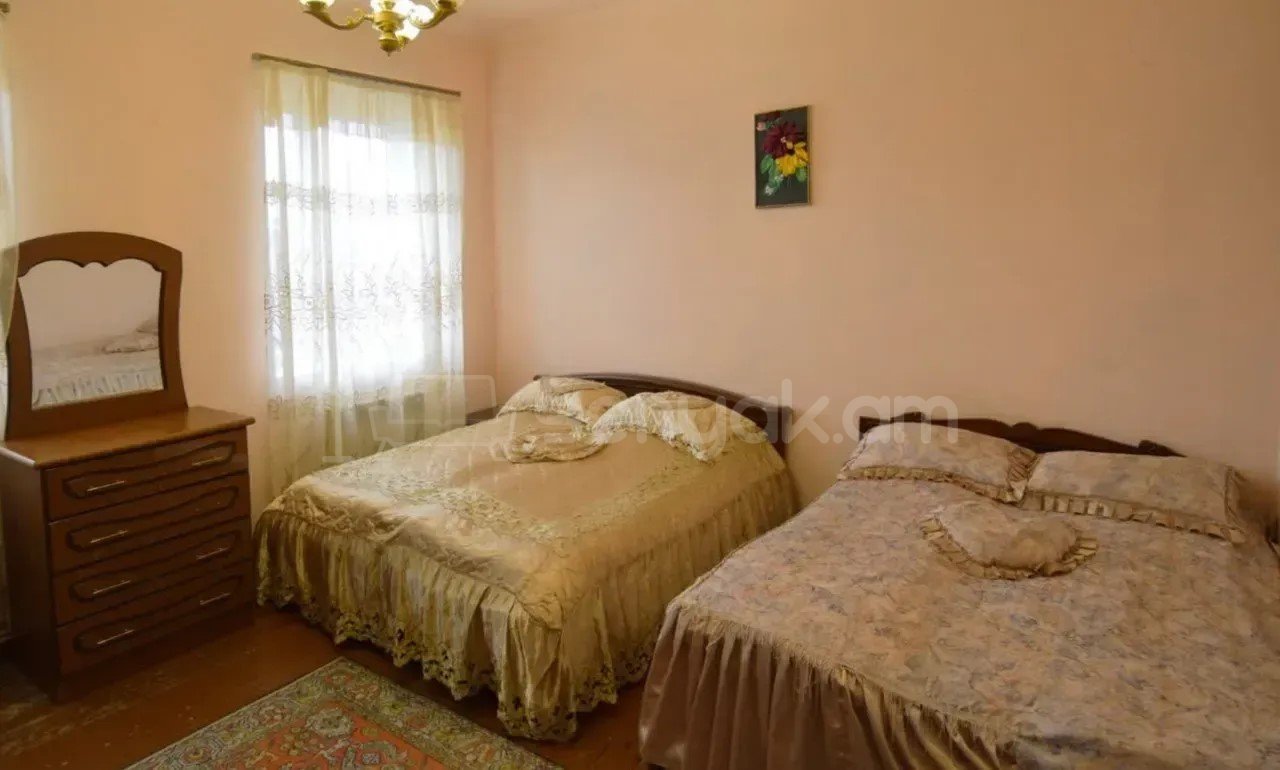 4 Սենյականոց Սեփական Տուն, 275քմ, Կոսմետիկ Վերանորոգված, Ավտոտնակով