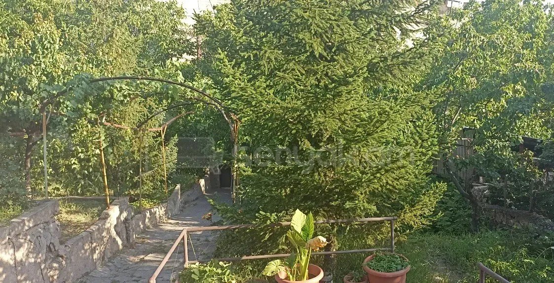 4 Սենյականոց Սեփական Տուն, 275քմ, Կոսմետիկ Վերանորոգված, Ավտոտնակով