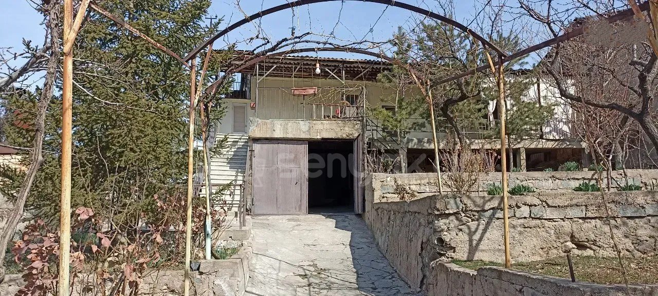 4 Սենյականոց Սեփական Տուն, 275քմ, Կոսմետիկ Վերանորոգված, Ավտոտնակով