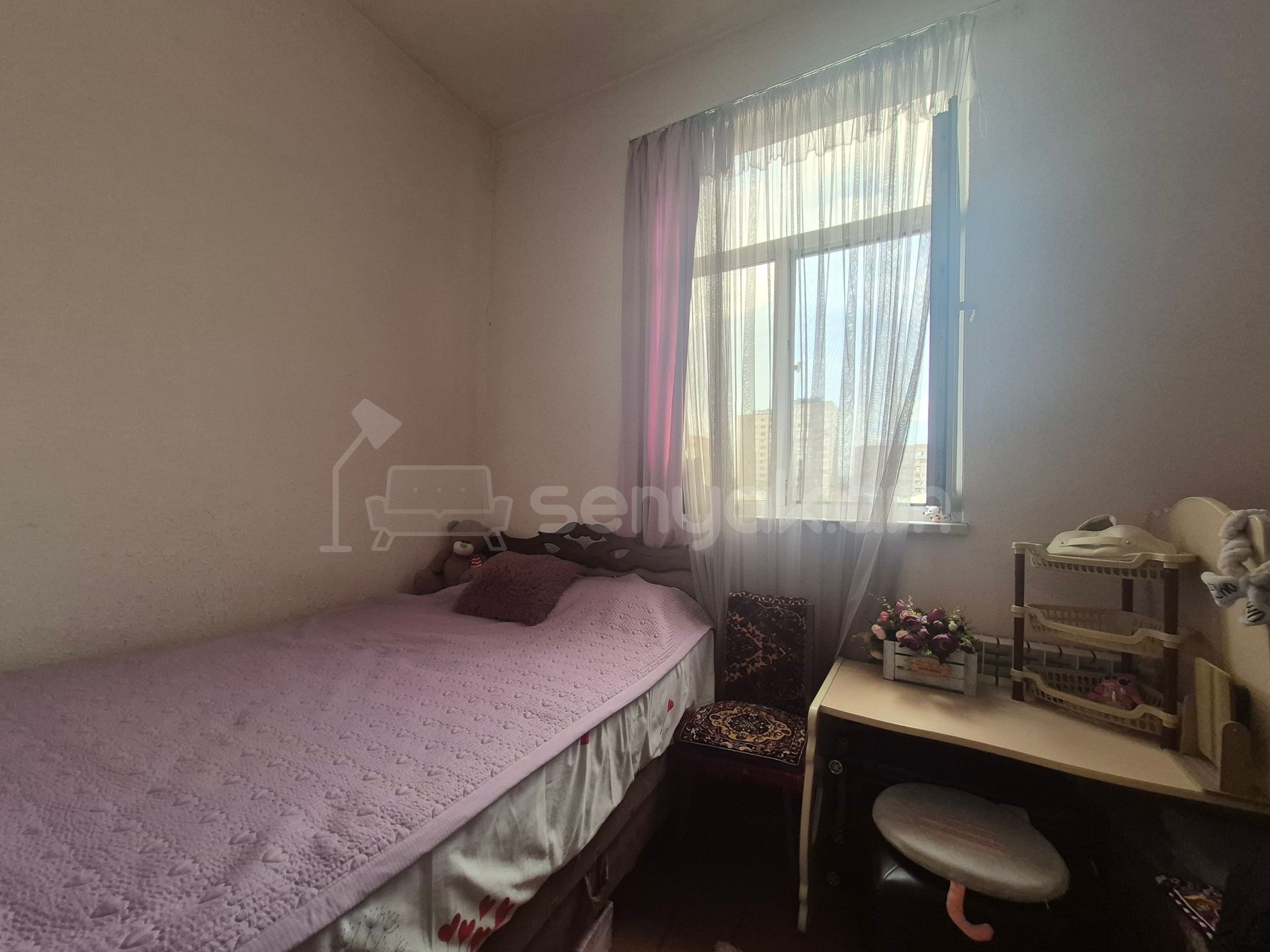 3 Սենյականոց Բնակարան Քարե Շենքում, 73քմ, 3/3 հարկ, Կոսմետիկ Վերանորոգված