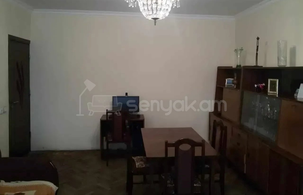 2 Սենյականոց Բնակարան Քարե Շենքում, 73քմ, 5/7 հարկ, Պետական Վիճակում