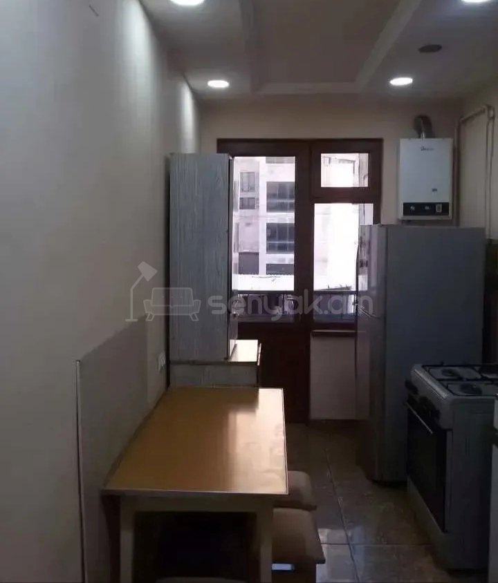 2 Սենյականոց Բնակարան Քարե Շենքում, 73քմ, 5/7 հարկ, Պետական Վիճակում