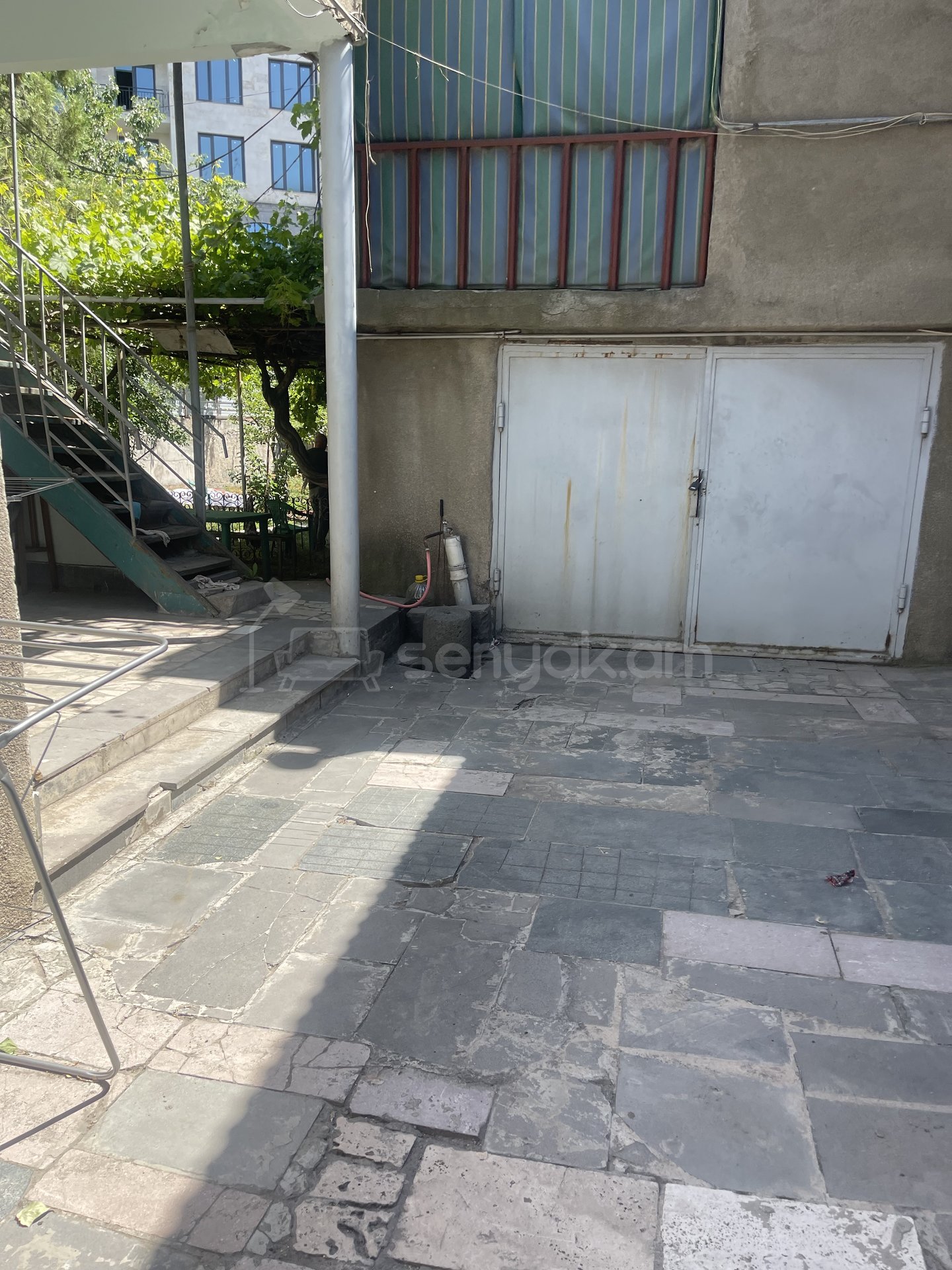 3 Սենյականոց Բնակարան, 500քմ, 2/2 հարկ, Նորմալ Վիճակում