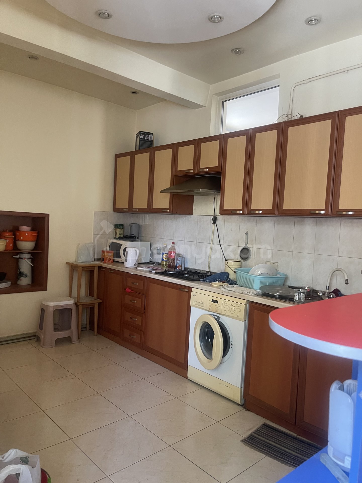 3 Սենյականոց Բնակարան, 500քմ, 2/2 հարկ, Նորմալ Վիճակում