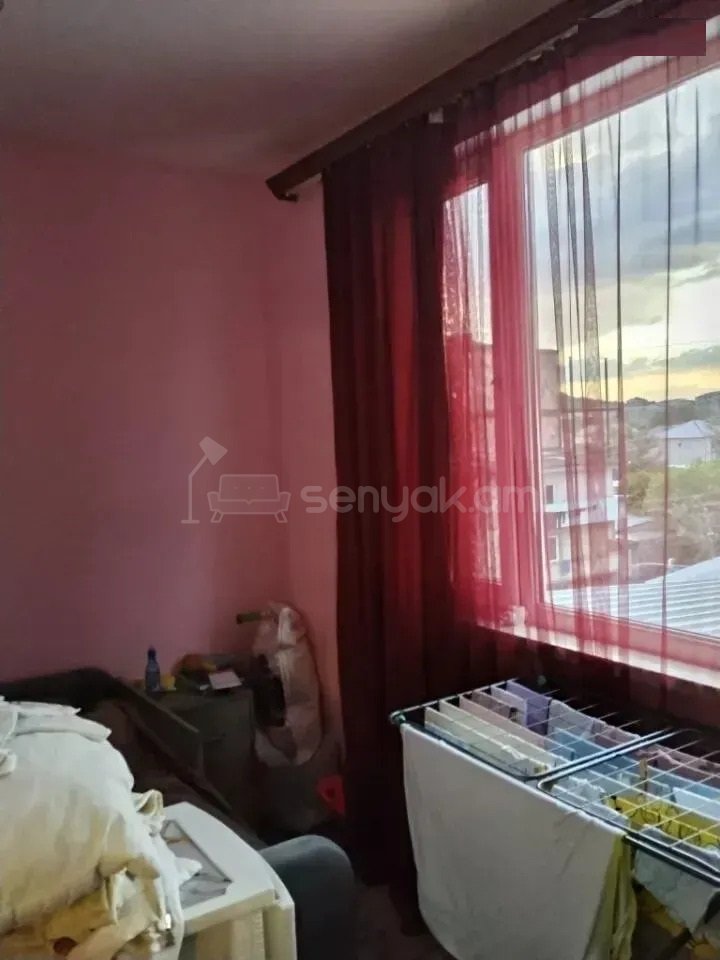 3 Սենյականոց Բնակարան Քարե Շենքում, 52քմ, 4/5 հարկ, Նորմալ Վիճակում