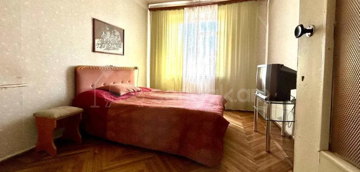 3 Սենյականոց Բնակարան Քարե Շենքում, 87քմ, 5/5 հարկ, Պետական Վիճակում