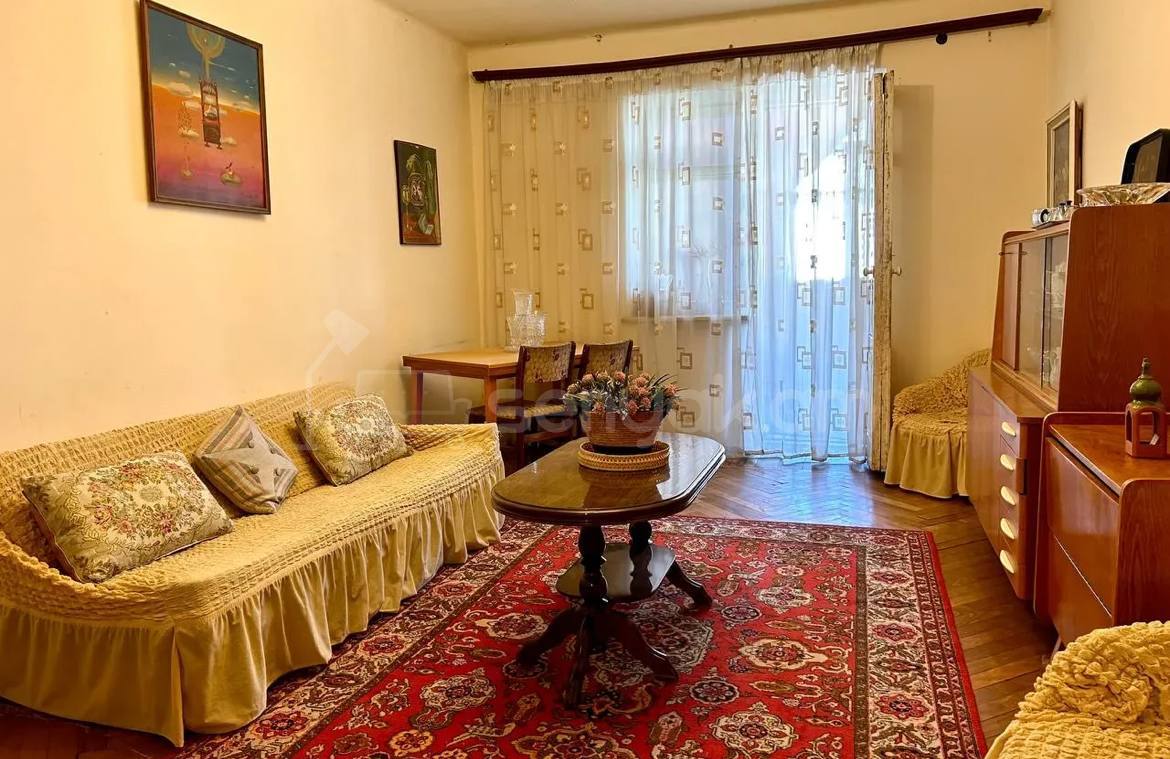 3 Սենյականոց Բնակարան Քարե Շենքում, 87քմ, 5/5 հարկ, Պետական Վիճակում