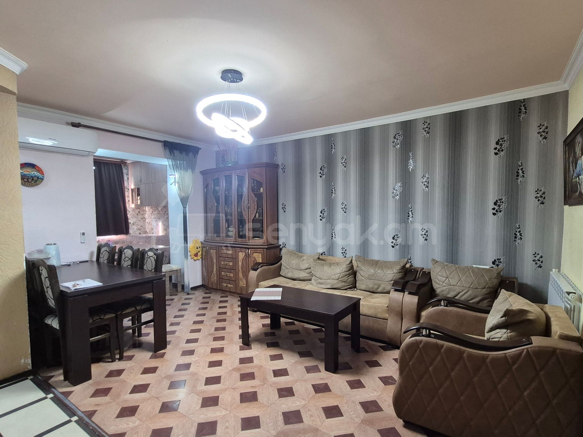 4 Սենյականոց Բնակարան Քարե Շենքում, 72քմ, 1/4 հարկ, Կապիտալ Վերանորոգված