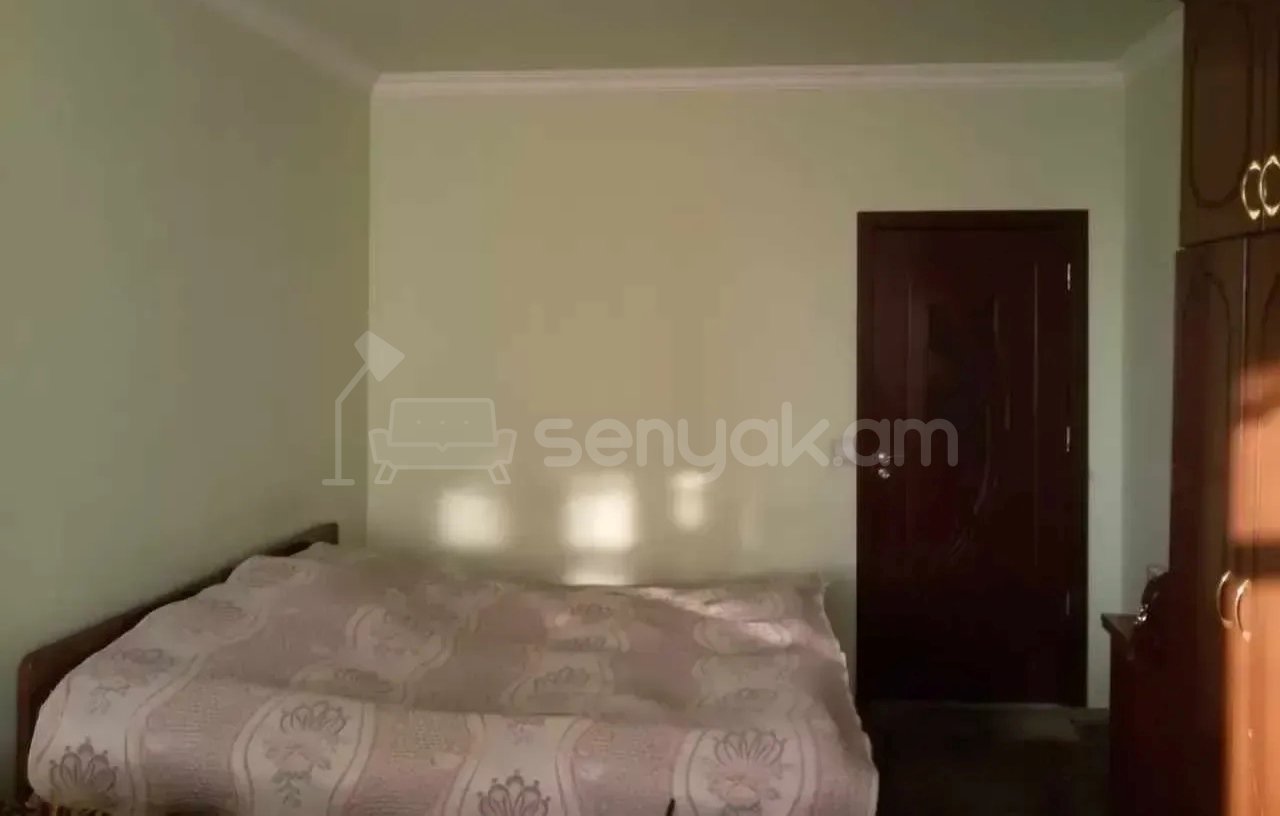 2 Սենյականոց Բնակարան Քարե Շենքում, 73քմ, 5/7 հարկ, Նորմալ Վիճակում