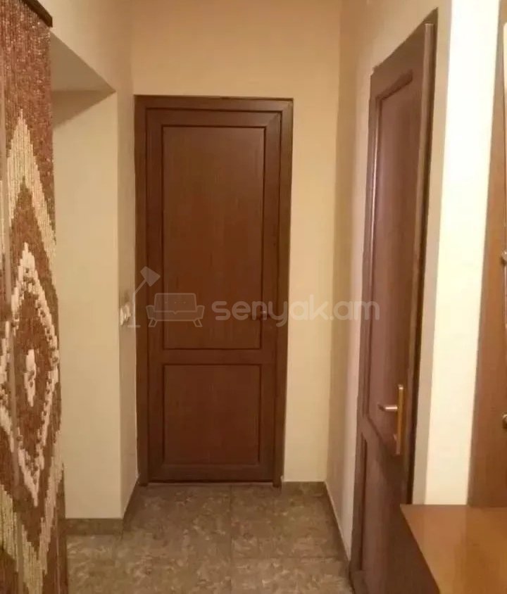 2 Սենյականոց Բնակարան Քարե Շենքում, 73քմ, 5/7 հարկ, Նորմալ Վիճակում