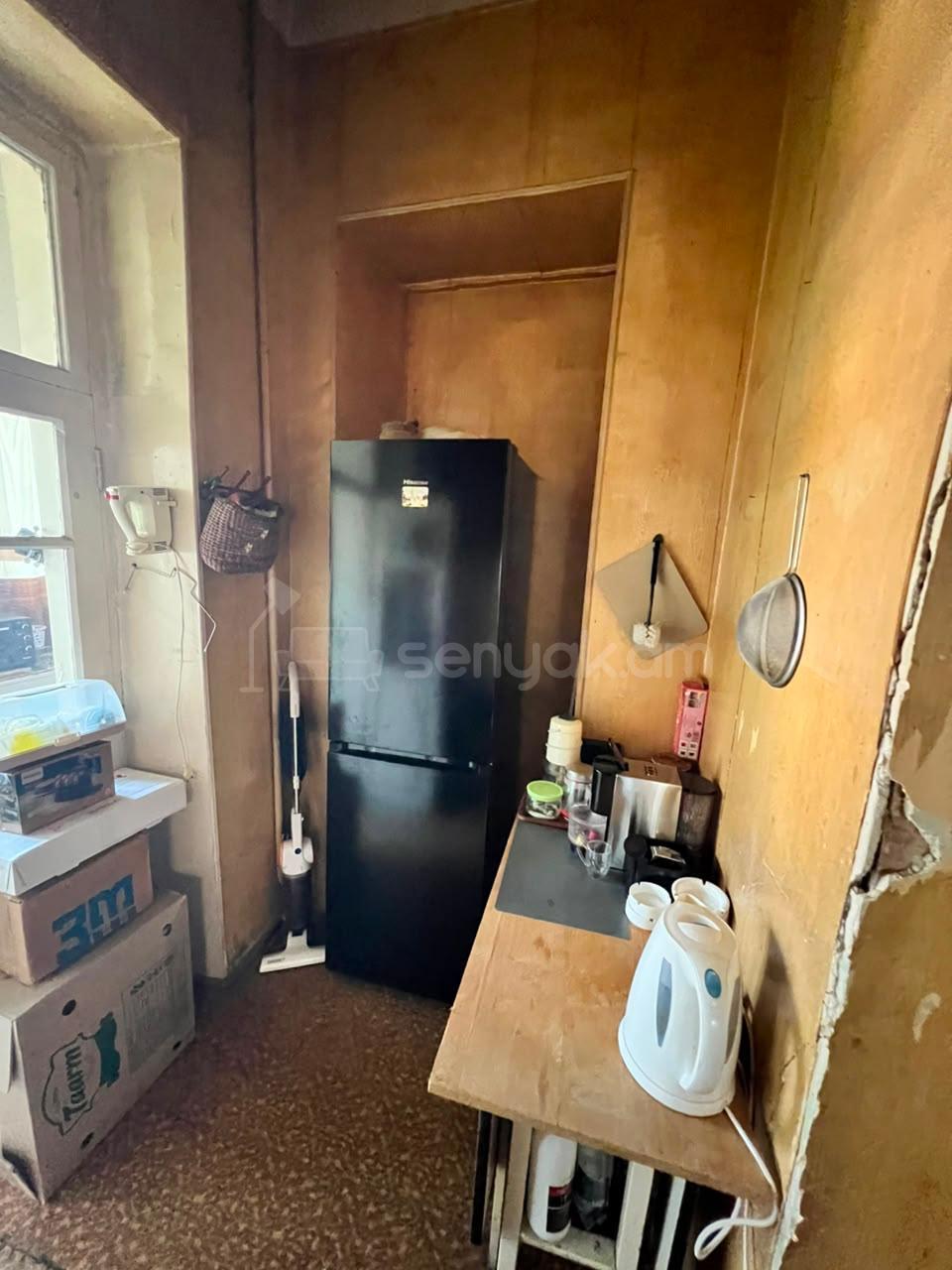 4 Սենյականոց Բնակարան Քարե Շենքում, 120քմ, 3/4 հարկ, Պետական Վիճակում