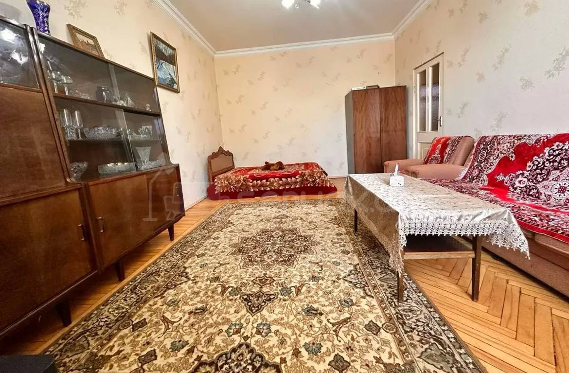1 Սենյականոց Բնակարան Քարե Շենքում, 48քմ, 4/5 հարկ, Կապիտալ Վերանորոգված, Կահավորված
