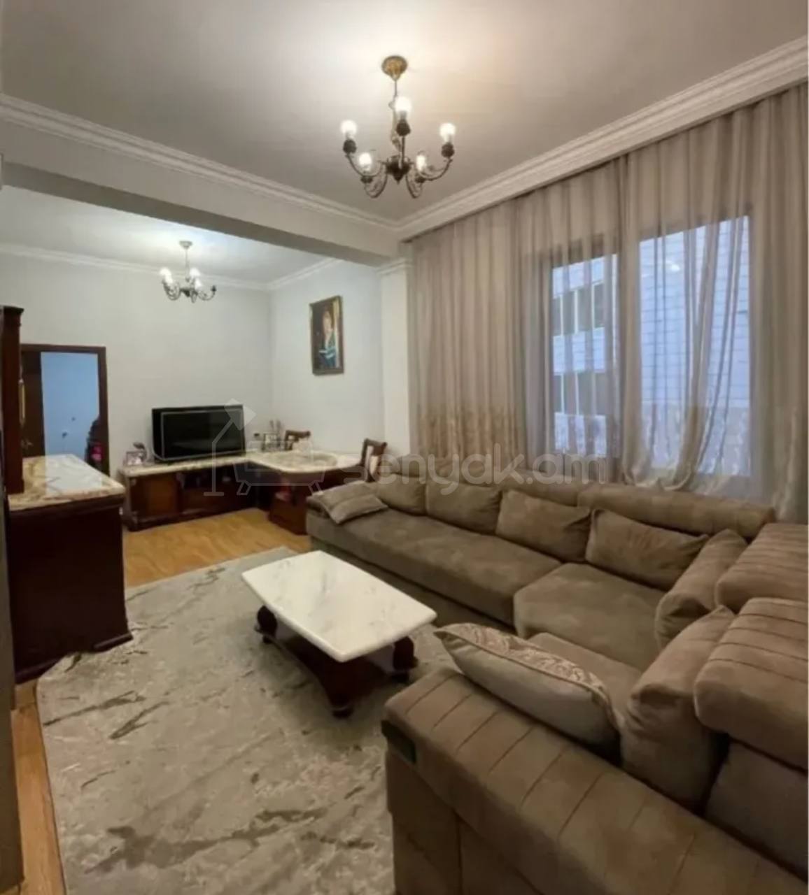 4 Սենյականոց Բնակարան Քարե Շենքում, 77քմ, 2/3 հարկ, Կապիտալ Վերանորոգված