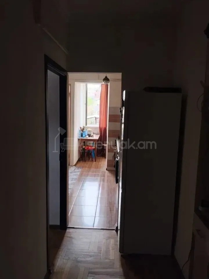 2 Սենյականոց Բնակարան Քարե Շենքում, 52քմ, 4/5 հարկ, Նորմալ Վիճակում