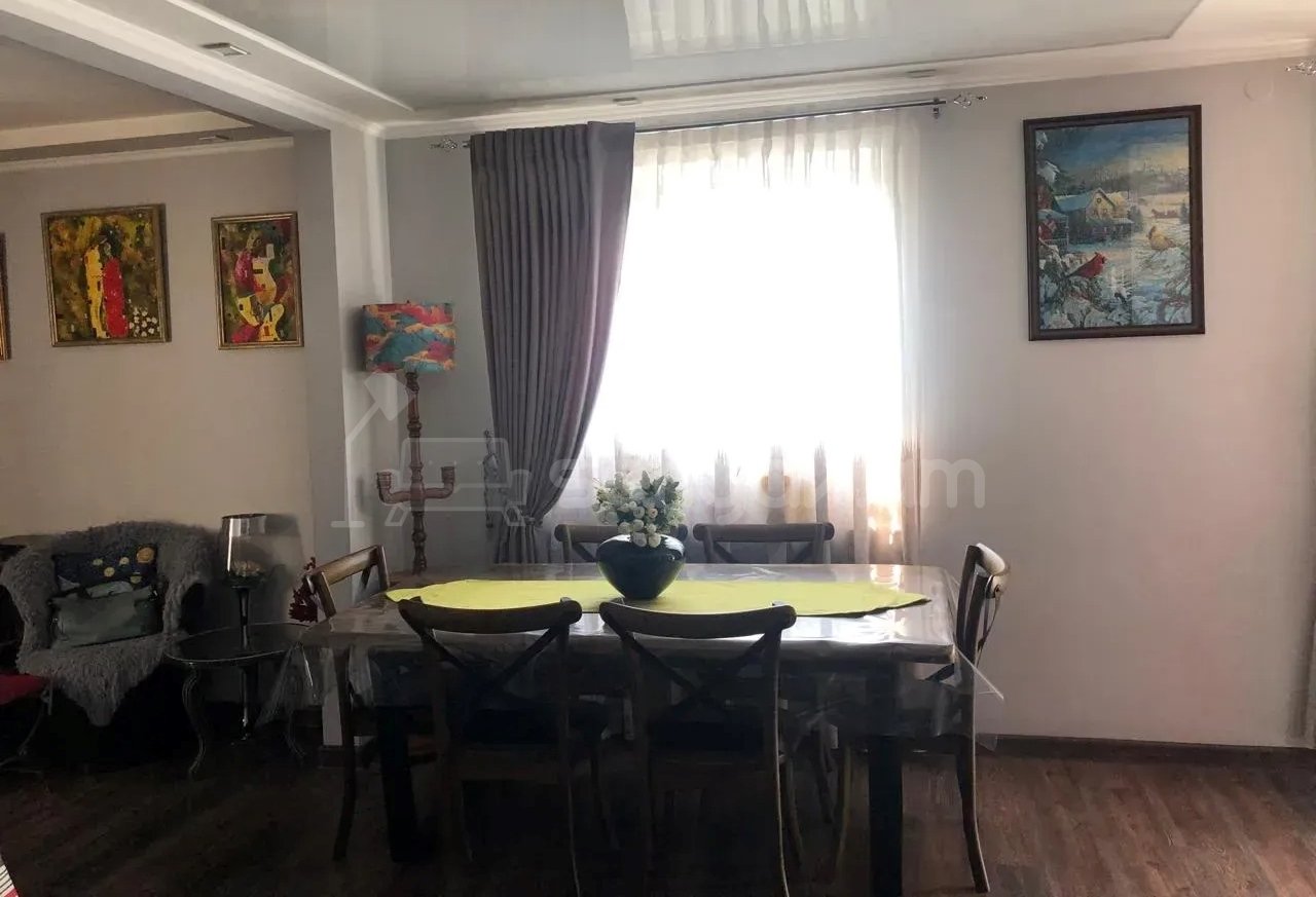 3 Սենյականոց Բնակարան Քարե Շենքում, 80քմ, 5/5 հարկ, Նորմալ Վիճակում