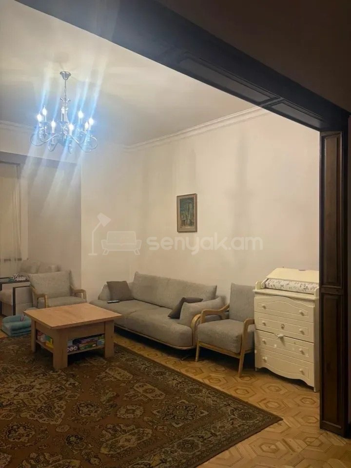 3 Սենյականոց Բնակարան Քարե Շենքում, 90քմ, 2/4 հարկ, Կապիտալ Վերանորոգված