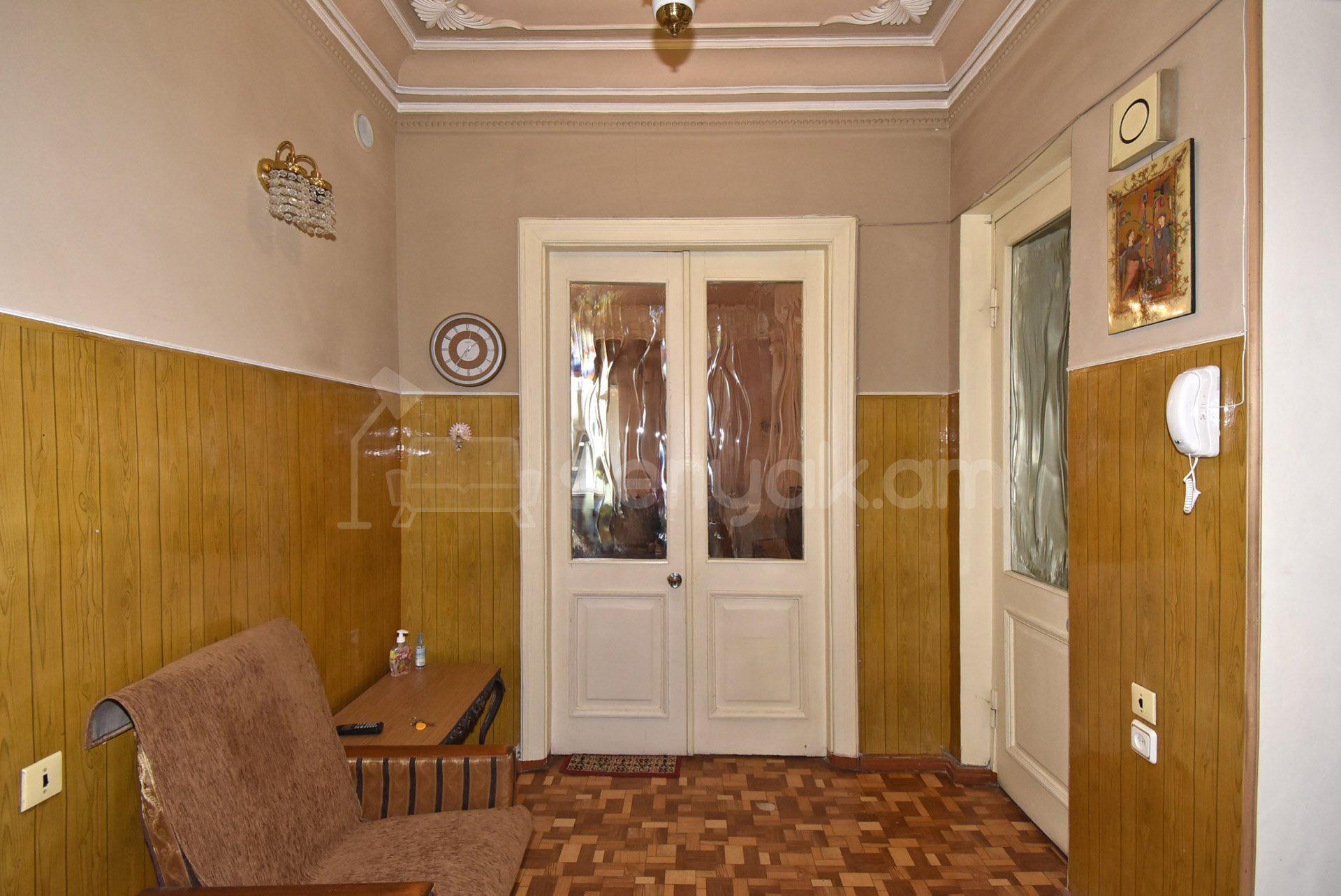 3 Սենյականոց Բնակարան Քարե Շենքում, 85քմ, 2/4 հարկ, Նորմալ Վիճակում