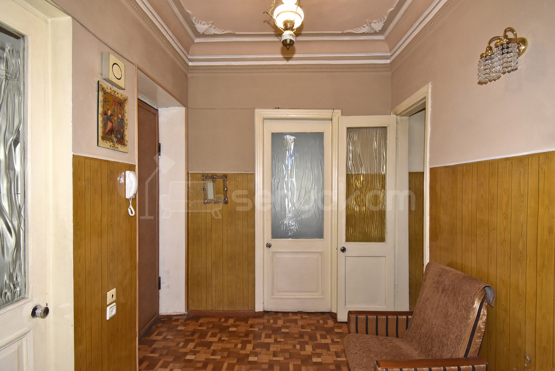 3 Սենյականոց Բնակարան Քարե Շենքում, 85քմ, 2/4 հարկ, Նորմալ Վիճակում