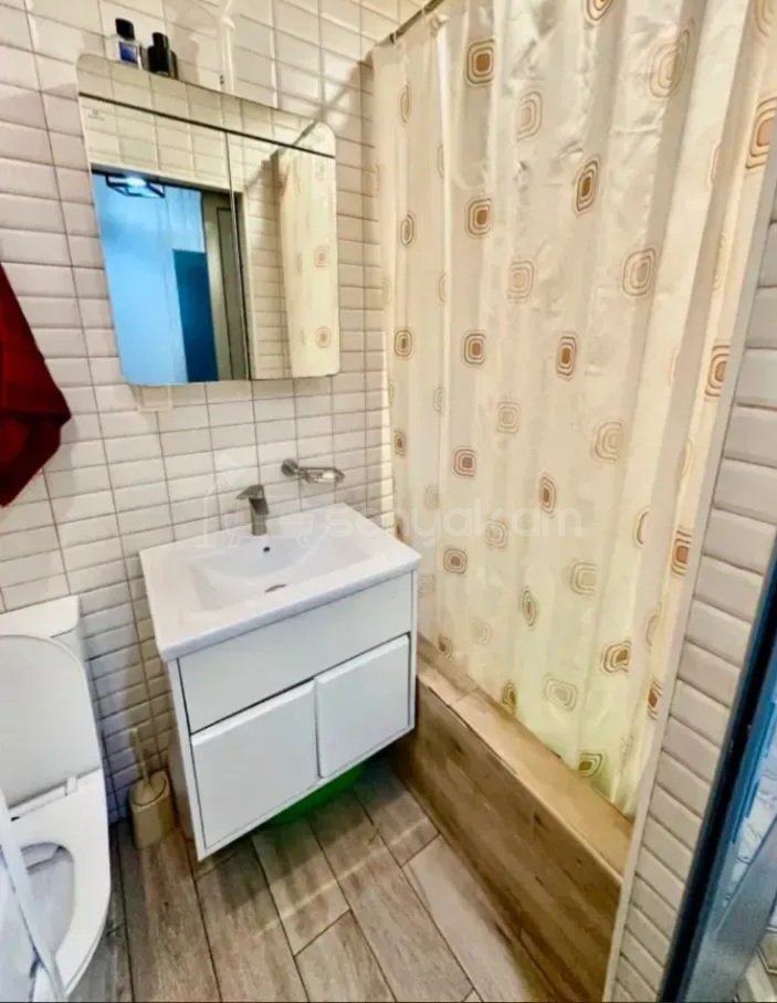 2 Սենյականոց Բնակարան Քարե Շենքում, 47քմ, 4/4 հարկ, Կապիտալ Վերանորոգված