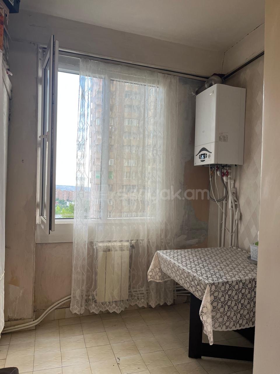 3 Սենյականոց Բնակարան Քարե Շենքում, 76քմ, 5/5 հարկ, Կոսմետիկ Վերանորոգված, Կահավորված, Արևկող