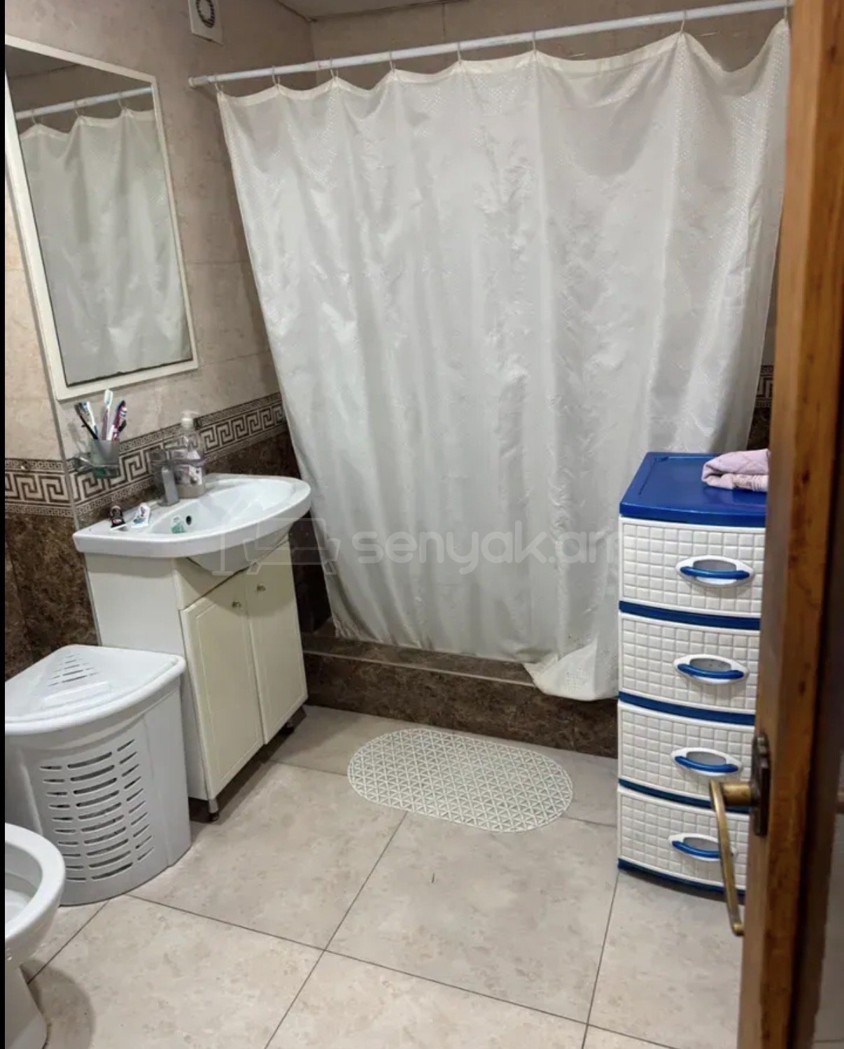 4 Սենյականոց Բնակարան, 90քմ, 3/9 հարկ, Կապիտալ Վերանորոգված, Կահավորված, Արևկող
