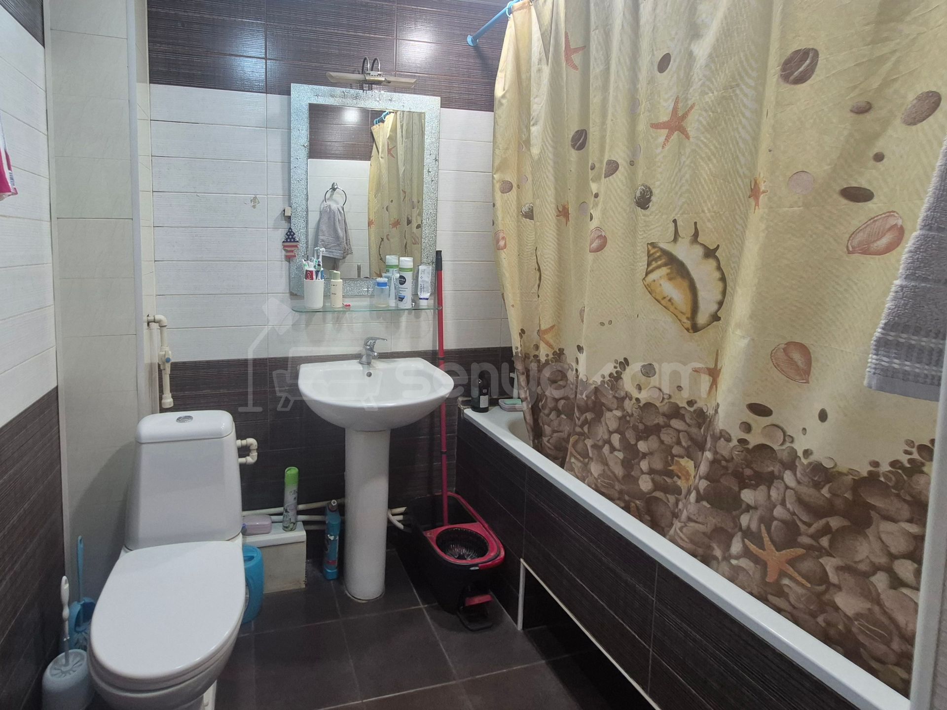 3 Սենյականոց Բնակարան Քարե Շենքում, 112քմ, 3/5 հարկ, Կապիտալ Վերանորոգված