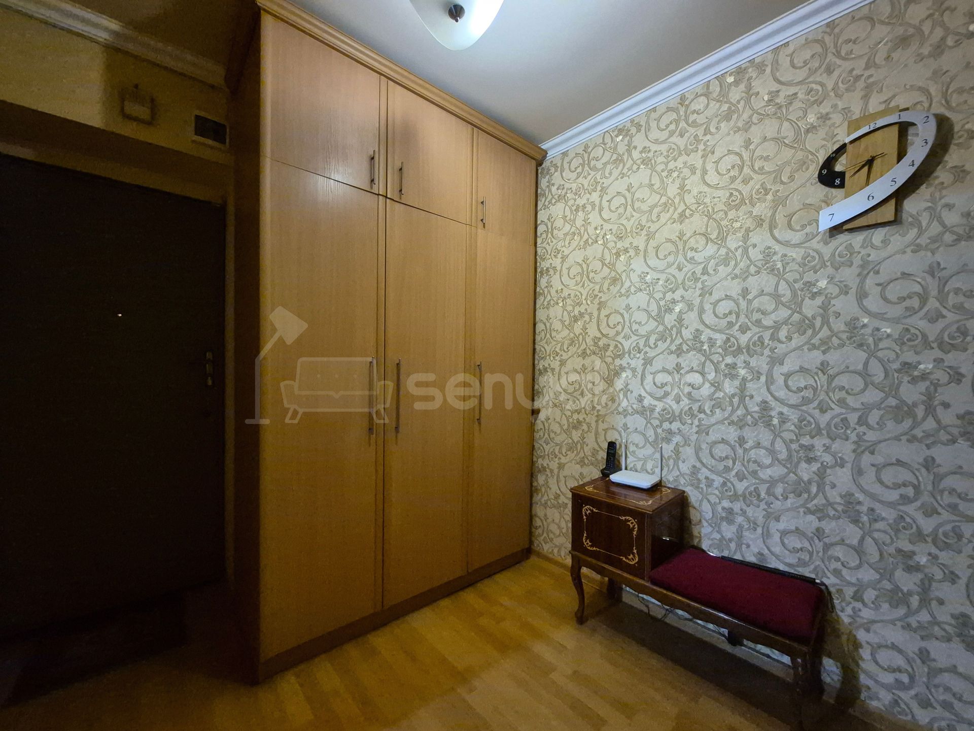 4 Սենյականոց Բնակարան Քարե Շենքում, 105քմ, 3/5 հարկ, Կապիտալ Վերանորոգված