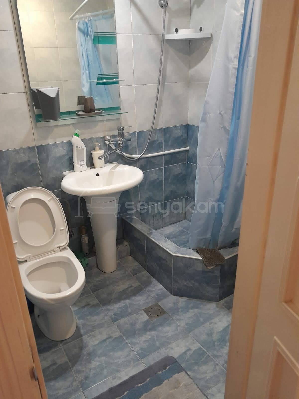 2 Սենյականոց Բնակարան Քարե Շենքում, 55քմ, 4/4 հարկ, Նորմալ Վիճակում