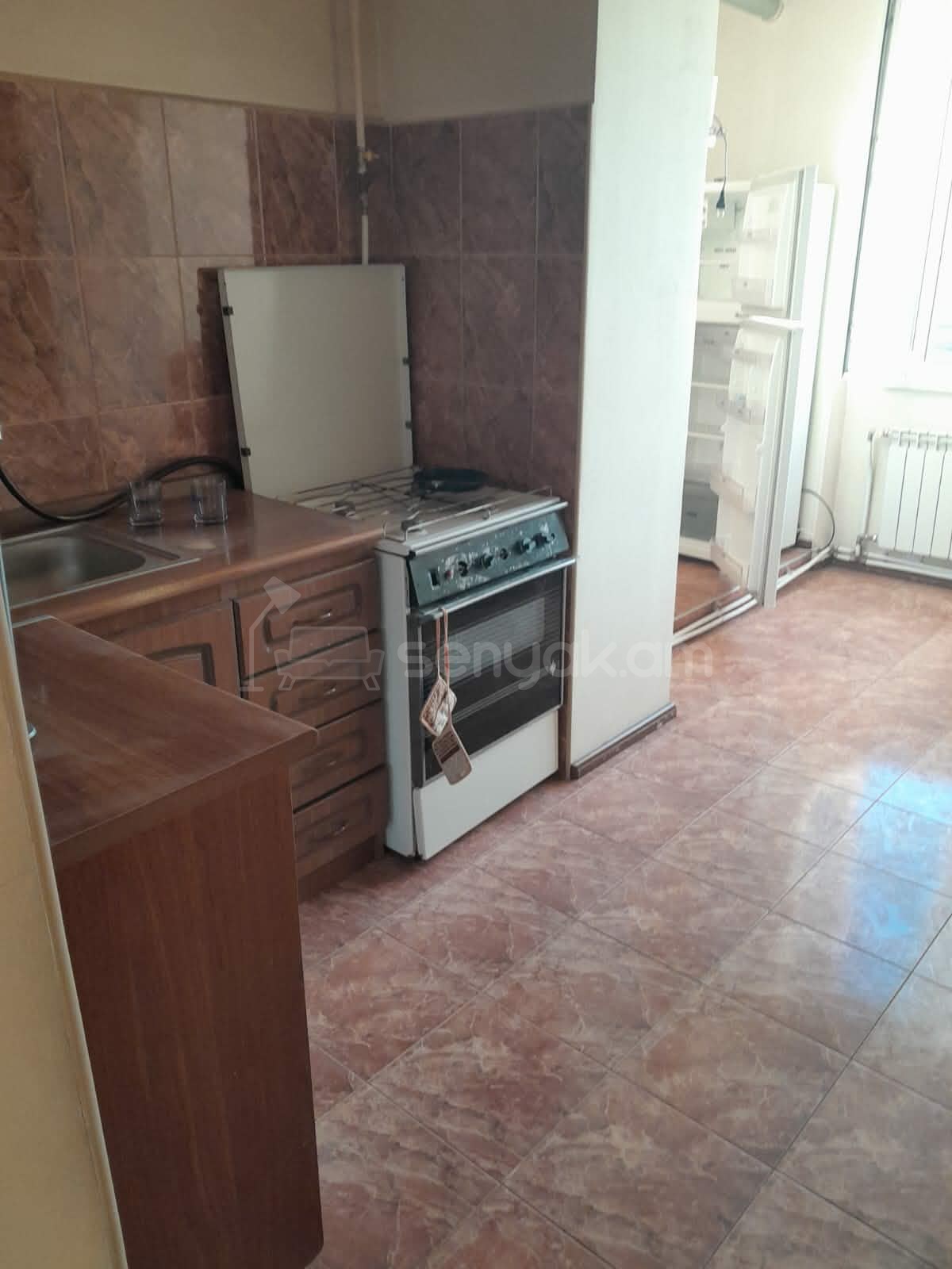 2 Սենյականոց Բնակարան Քարե Շենքում, 55քմ, 4/4 հարկ, Նորմալ Վիճակում