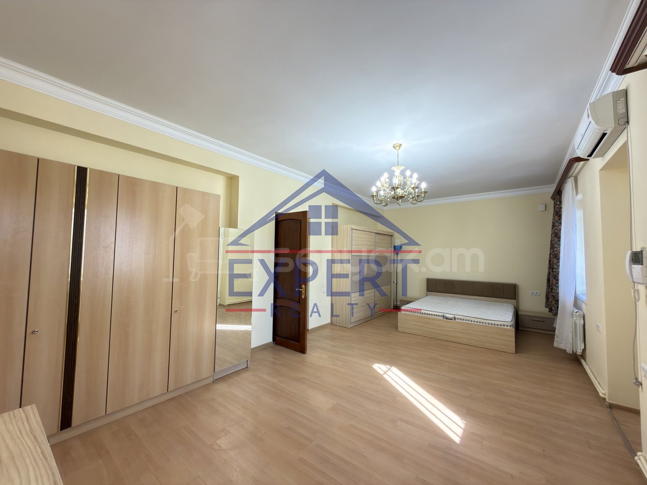 Օֆիսային Տարածք, 285քմ, Կապիտալ Վերանորոգված