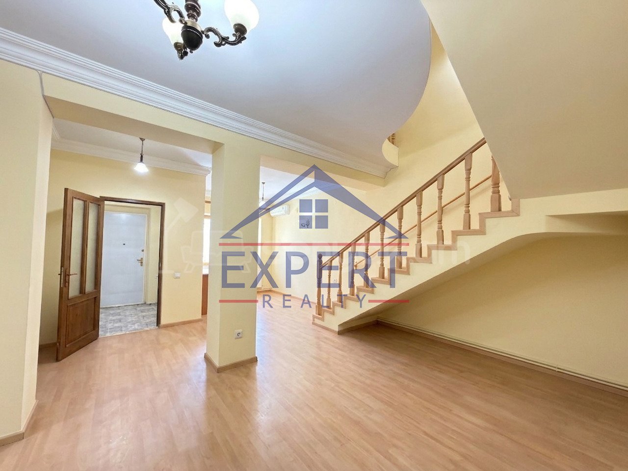 Օֆիսային Տարածք, 285քմ, Կապիտալ Վերանորոգված
